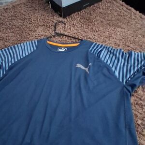 Puma Men's Navy and Striped Tee